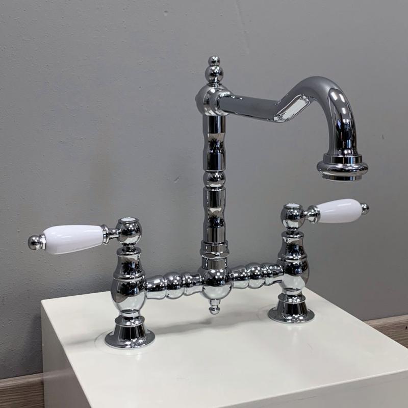 PB Νοσταλγική Βρύση Κουζίνας Γέφυρα Χρώμιο με γωνιακή ροή και λευκές λαβές PBN.CHR.H.WH