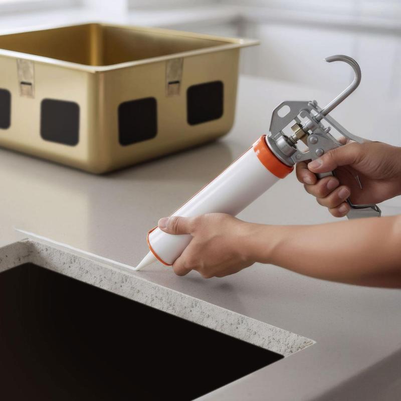 Απαλλαγμένη από οξύ σιλικονική κόλλα για την τοποθέτηση ενσωματωμένων ανοξείδωτων νεροχυτών.