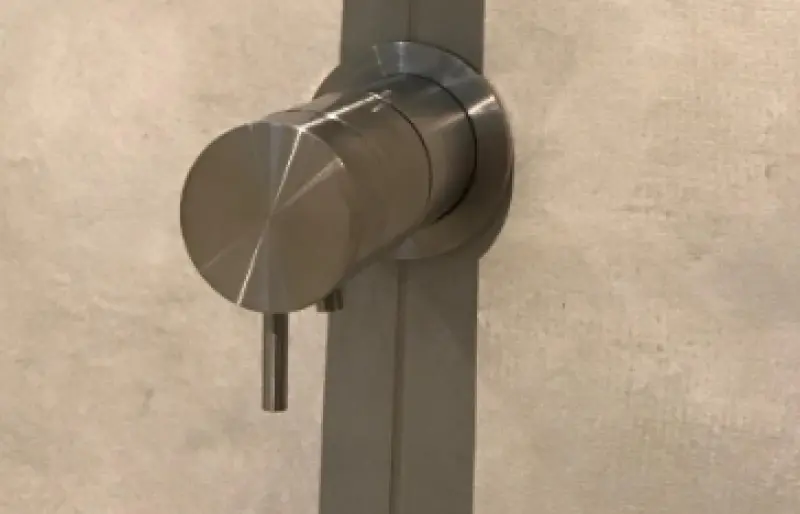 Waterevolution Flow ενσωματωμένος θερμοστάτης ντους από μασίφ ανοξείδωτο ατσάλι με στρογγυλή ροζέτα T142TBIE 1208816582