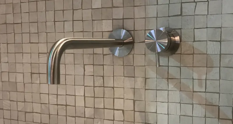 Waterevolution Flow ενσωματωμένη βρύση νιπτήρα, εξ ολοκλήρου από ανοξείδωτο ατσάλι T116BIEV2 με έξοδο 15 cm