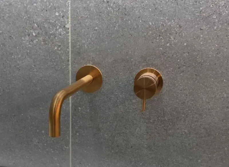 Waterevolution Flow Εντοιχισμένη βρύση νιπτήρα PVD βουρτσισμένο χαλκό με έξοδο 15 cm T116BCPE-15