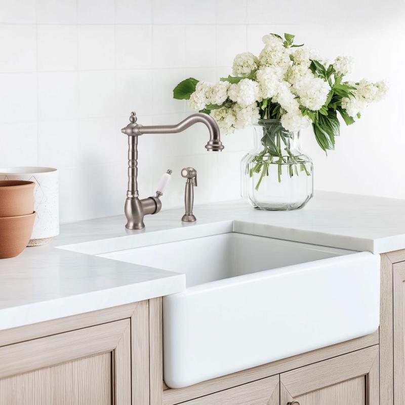 PB Νοσταλγική βρύση κουζίνας με ξεχωριστό αποσπώμενο τηλέφωνο ντους από ανοξείδωτο χάλυβα.