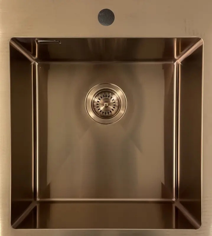 Αουσμάν Βέζερ νεροχύτης από ανοξείδωτο ατσάλι χάλκινο χρώμα PVD Copper 45x51 με οπή για μπαταρία υποκατασκευή, επιπεδοκατασκευή και υπερκατασκευή 080945