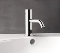Ηλεκτρονική βρύση νιπτήρα Waterevolution Flow με υπέρυθρο αισθητήρα στα 230 volt, χρώμιο T110EE01.