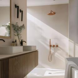 Water Evolution Flow εντοιχισμένο σετ ντους με θερμοστάτη, ντους οροφής και χειροκίνητο ντους, βουρτσισμένος χαλκός PVD.