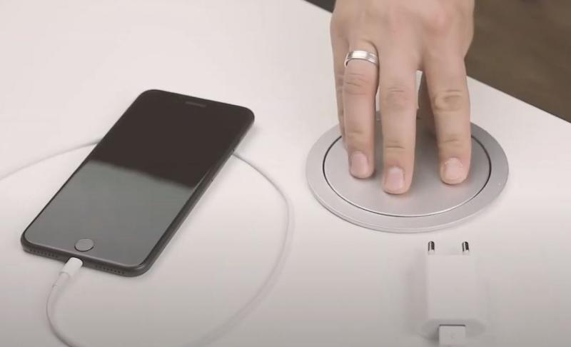 Indux Push βυθιζόμενη πρίζα κουζίνας από μαύρο ασημί σε πάγκο εργασίας με 4 πρίζες 1208957413