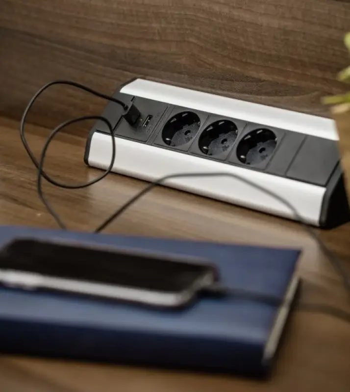 Indux Corner γωνιακή πρίζα κουζίνας με 3 πρίζες γείωσης και 2 φορτιστές USB 1208957431