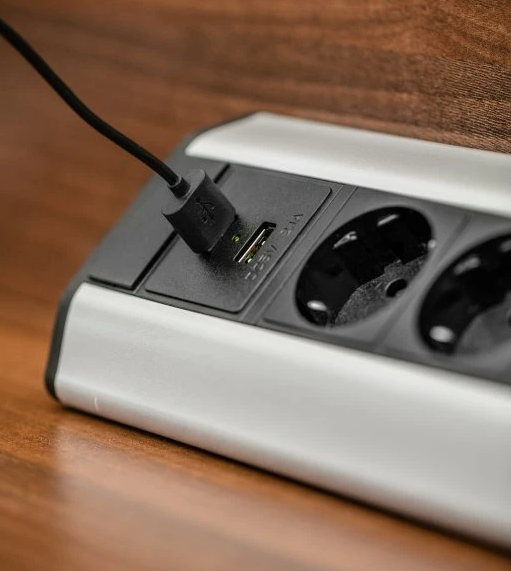 Indux Corner γωνιακή πρίζα κουζίνας με 3 πρίζες γείωσης και 2 φορτιστές USB 1208957442
