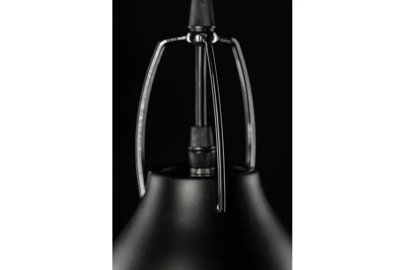 Decor Orient κωνικό μεταλλικό κρεμαστό φωτιστικό μαύρο με λευκό εσωτερικό σε αντίθεση 4475