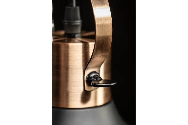 Dekor Mees zwarte metalen hanglamp met kapbevestiging in vorm van petroleumlamp 2363

Διακόσμηση Mees μαύρο μεταλλικό κρεμαστό φωτιστικό με στήριξη καπέλου σε σχήμα λαμπτήρα πετρελαίου 2363