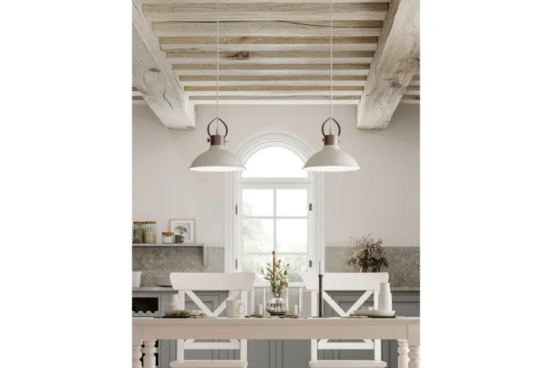 Διακοσμητική λευκή μεταλλική κρεμαστή λάμπα Mees με στερέωση καπέλου σε σχήμα λαμπτήρα πετρελαίου 2332