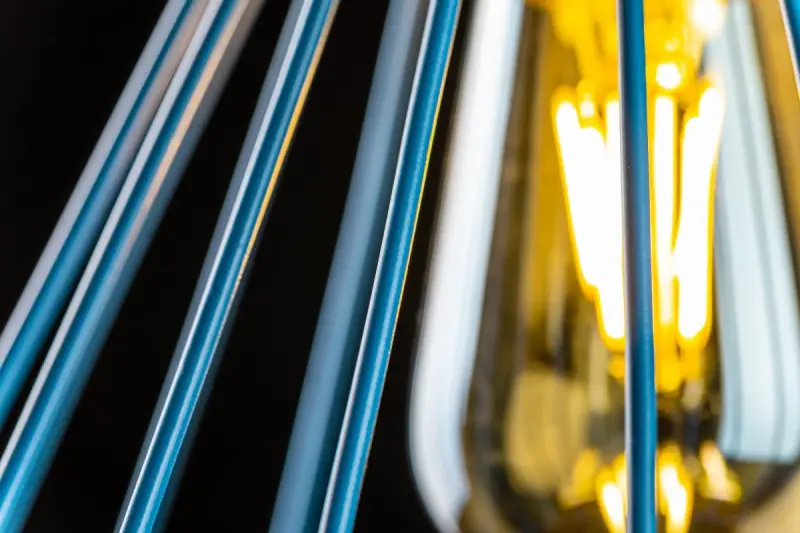 Διακοσμητικό Tess μπλε μεταλλικό κωνικό κρεμαστό φωτιστικό με σύρμα 2578