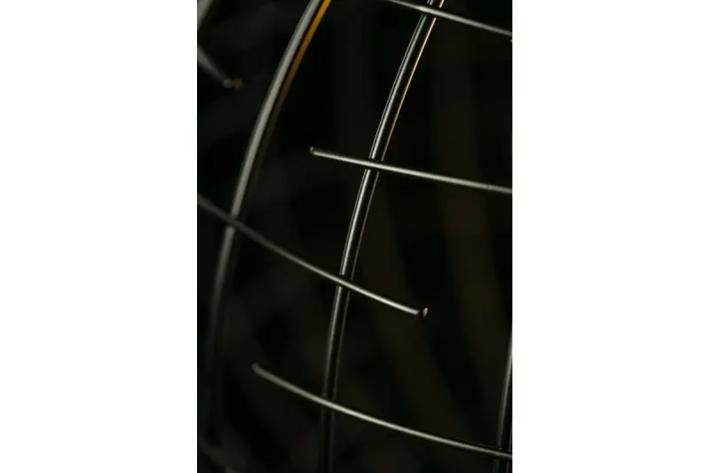 Decor Viela μαύρο χρυσό μεταλλικό κρεμαστό φωτιστικό σε σχήμα σφαίρας διαμέτρου 35 cm 6996