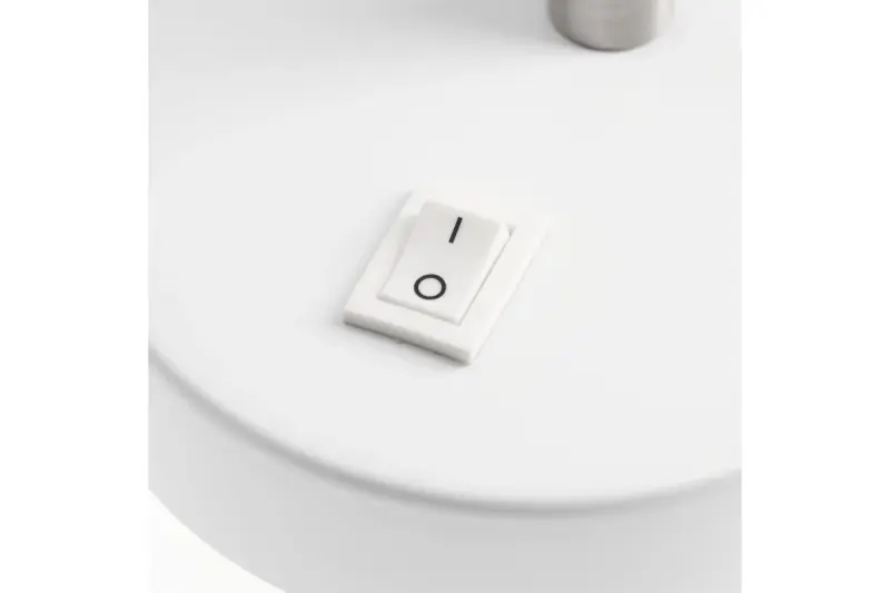 Διακοσμητική λευκή απλίκα τοίχου Etore με μεταλλικό βραχίονα, διάμετρος 11 cm, 1952.