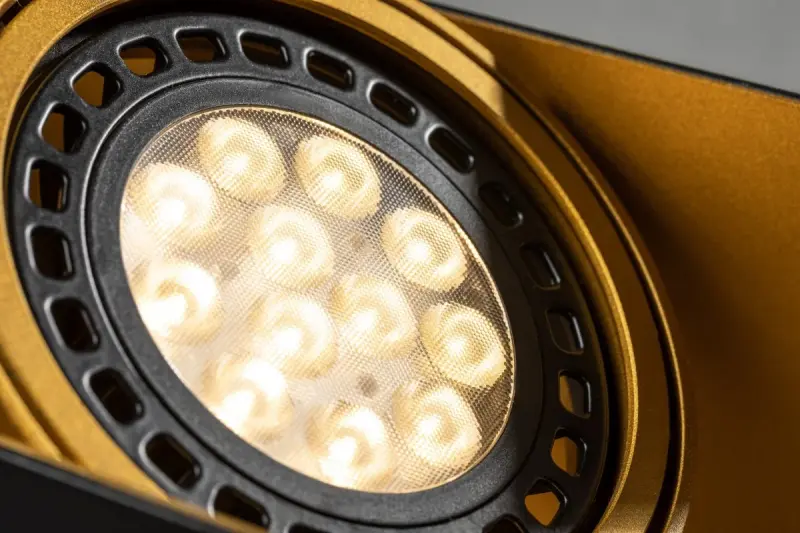 Decor Verso μαύρο χρυσό φωτιστικό οροφής με κινούμενη κεφαλή δύο πηγές φωτός 4212