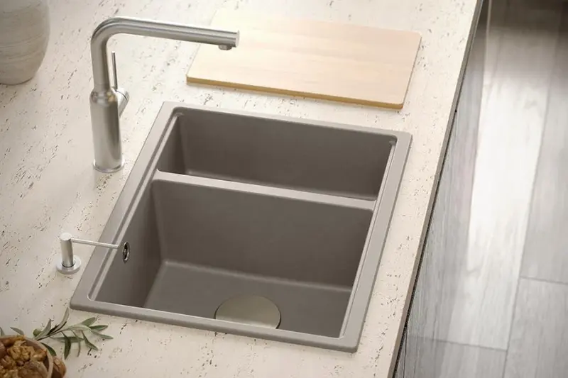 Quadri Newport II λευκός 1,5 νεροχύτης γρανίτη επιφάνειας και υποδοχής 555x460mm με ανοξείδωτο πώμα 1208957860