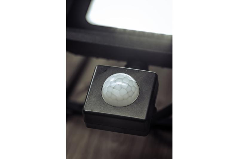 LED προβολέας iNEXT με αισθητήρα κίνησης 20W 1600lm, PF>0,9, RA>80, IP65, 120°, 6400K, μαύρο σώμα 1208962859