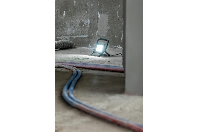 LED προβολέας iNEXT (φορητός) 30W 2400lm, PF>0,9, RA>80, IP65, 120°, 6400K, μαύρο σώμα 1208962861