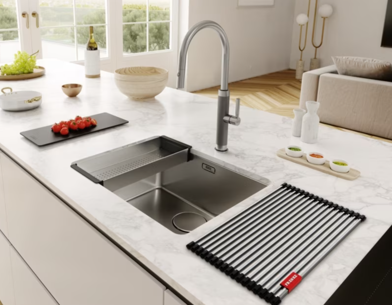 Φράνκε Mythos Masterpiece κουζίνας με J στόμιο και αποσπώμενο ψεκαστήρα, πλήρως από ανοξείδωτο χάλυβα 115.0711.554