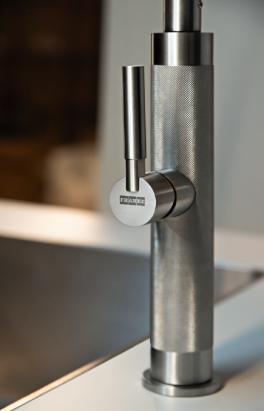 Φράνκε Mythos Masterpiece κουζίνας με J στόμιο και αποσπώμενο ψεκαστήρα, πλήρως από ανοξείδωτο χάλυβα 115.0711.554