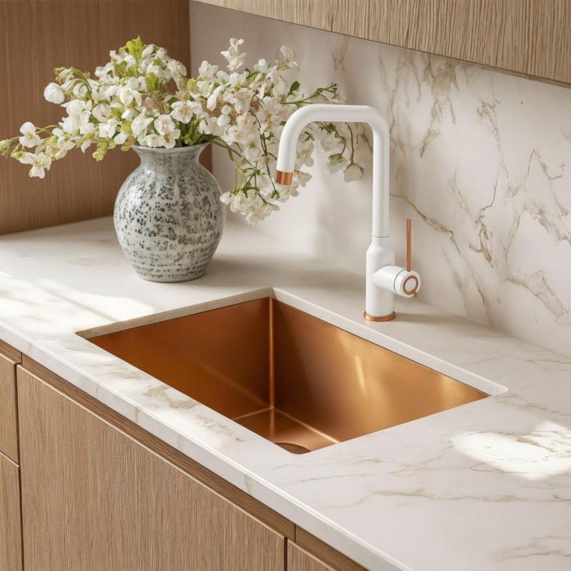 Quadri Stamford Μπαταρία Κουζίνας Λευκή με PVD Χάλκινο Φινίρισμα με Περιστρεφόμενο Γωνιακό Ρύγχος 1208967700