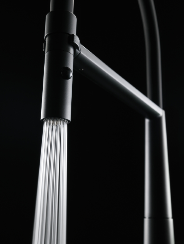 Φράνκε Ίκον Μίκτης Κουζίνας με Μία Λαβή και Ευέλικτο Ντους Χειρός, Μαύρο 115.0690.598