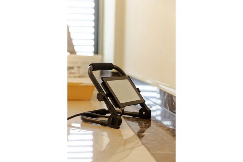 NELI Φορητός Προβολέας, LED, 30W, 2700lm, 6400K, AC220-240V, IP65, καλώδιο 1.5m