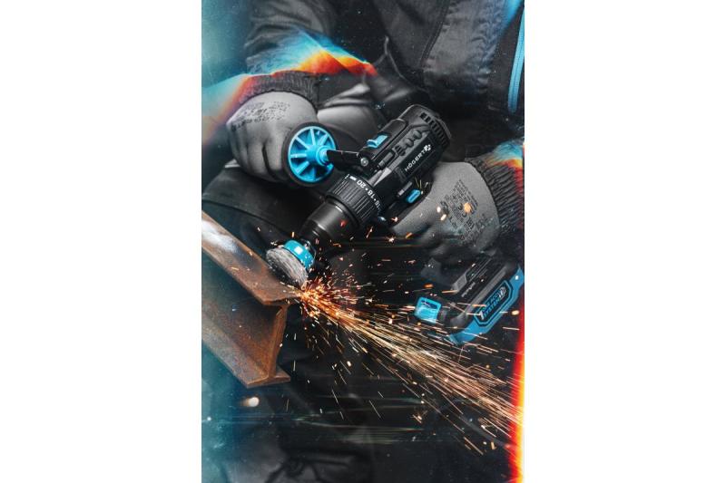 Σετ βουρτσeloze ασύρματης κατσαβιδιού HÖGERT, 18V, με υποδοχή μύτης, αποθηκευτικό χώρο για μύτες, φορτιστή και μπαταρία.