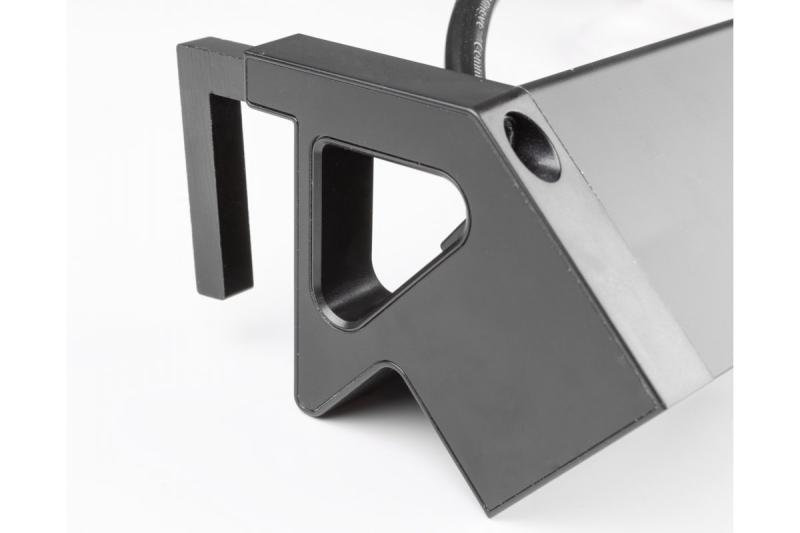 Πρίζα επίπλων Basco, 3 x πρίζα με γείωση, USB A+C, καλώδιο 1.5μ, μαύρο με στήριξη