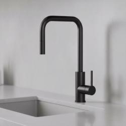 Pure.Sink Luxion Μαύρη ματ βρύση κουζίνας τετράγωνη με αποσπώμενο στόμιο PLXSQUA-10