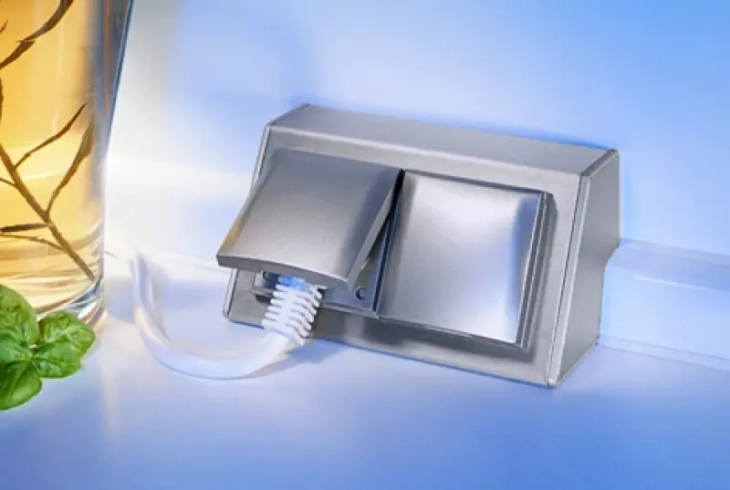 Contactdoos με 2 πρίζες εξοπλισμένες με καπάκια γείωσης ST3900